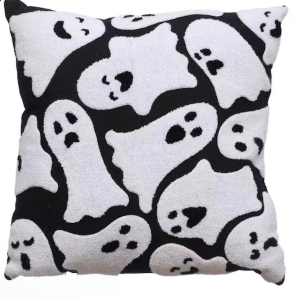 NWT- Black & White Flying Ghosts
Halloween Accent Pillow. 17x17
